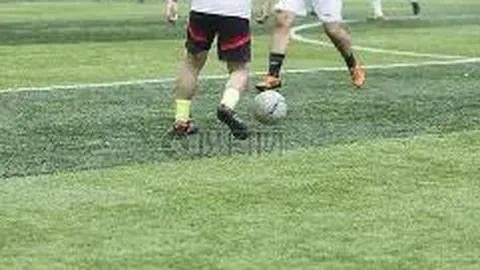 徐冬冬辟谣与尹子维恋情传闻，强调系闺蜜关系